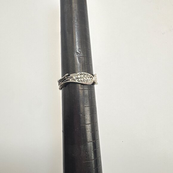VTG Sterling Silver 925 Angel Wings Textured Design Band Ring Size 5.75 - Picture 10 of 11